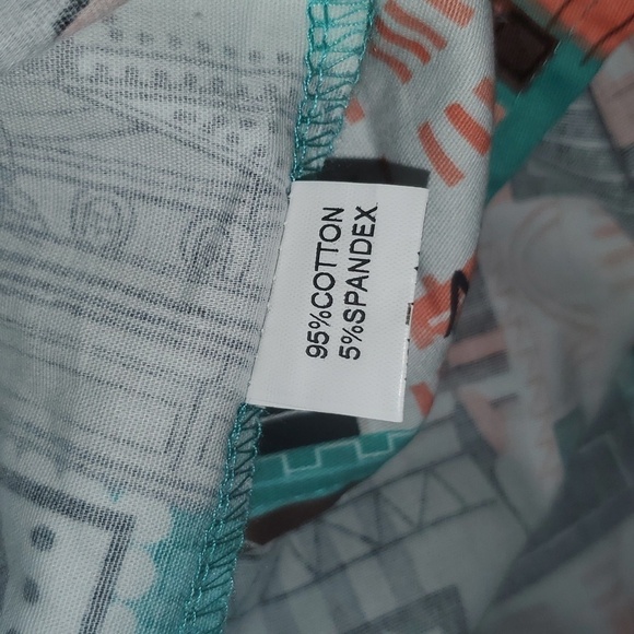 Women's Retro New York City Liberty Landmarks Pleated Novelty Skirt.  Size XS - Picture 12 of 13